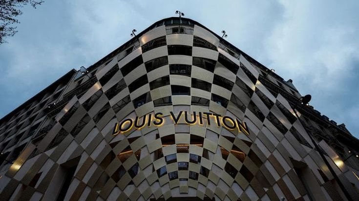 Lusso, i conti del primo trimestre non brillano. Meglio i gioielli delle borse. Ubs promuove griffe come Richemont e Hermès