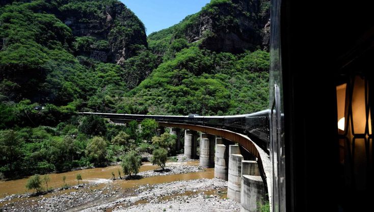 Messico. El Chepe, il viaggio in treno più bello del mondo nella morsa del narcotraffico
