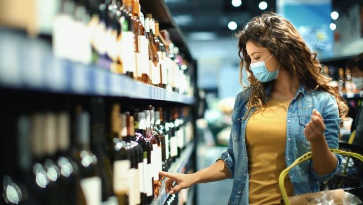La classifica dei vini e delle bollicine più venduti nella distribuzione moderna nel 2021