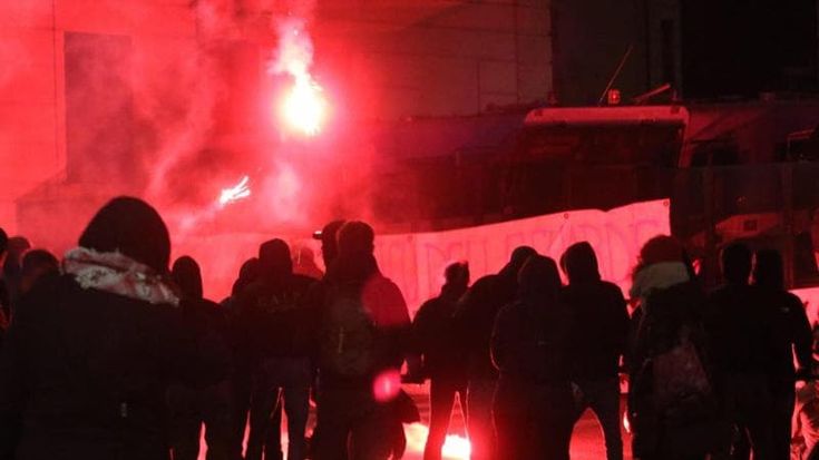 Genova Antifascista di nuovo in piazza contro CasaPound: “Siete voi gli unici stranieri”