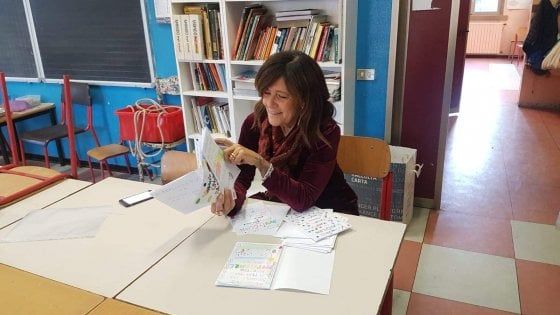 Arabo, cinese, spagnolo, bengalese: i bambini creano i vocabolari delle parole gentili per i loro insegnanti italiani