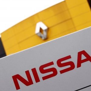 Renault-Nissan: voci di fusione, ma Parigi smentisce