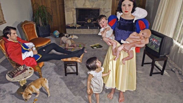 Gods & Princesses: l’arte surreale di Dina Goldstein in mostra a Borgotaro  
