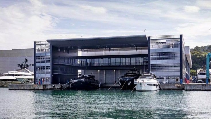 La Spezia,  operaio in sub appalto stroncato dal caldo nel cantiere della nuova palazzina uffici Ferretti