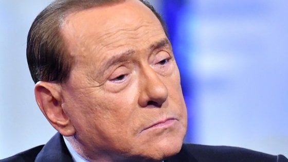 Referendum, Renzi: "Carta va rispettata". Berlusconi: "Se vince 'no', ok a tavolo con il premier"