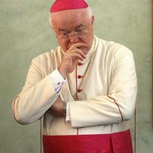 Con il via libera del Papa arrestato arcivescovo accusato di abusi sui minori