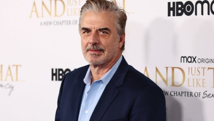 Mr. Big cancellato dal finale di 'And Just Like That': dopo le accuse di molestie per Chris Noth non c'è posto in tv