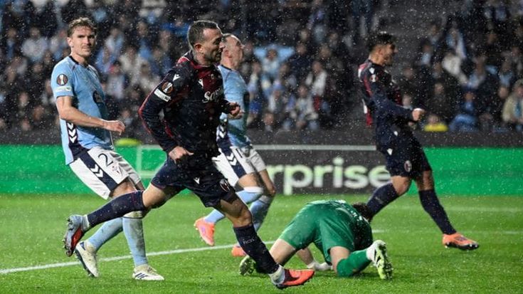 Doppietta Bernardeschi, è trionfo rossoblù a Vigo. Con il Celta il Bologna vince 2-1