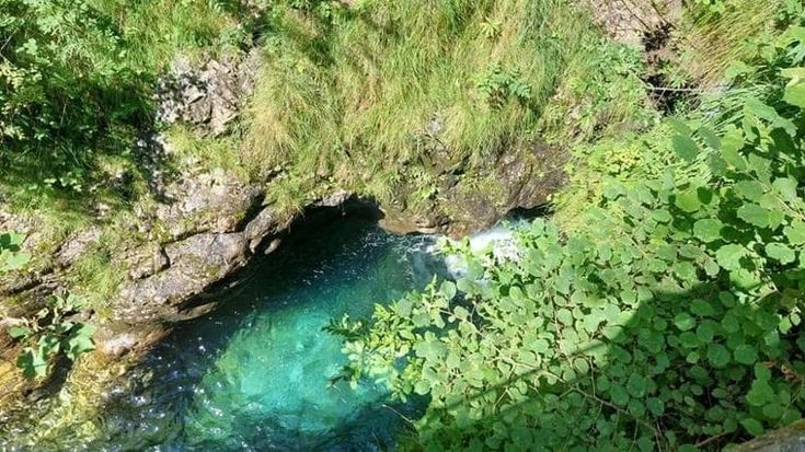 Dalle Maldive di Bergamo ai piani dell’Avaro: quando le bellezze naturali diventano “a pagamento”