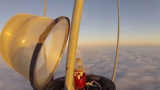 Facebook, il Live è un fake: 6 milioni di visualizzazioni per una lampadina