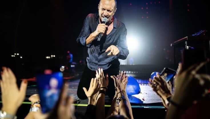 Biagio Antonacci raddoppia al Forum: "Ho voluto il palco al centro per abbracciare il pubblico"