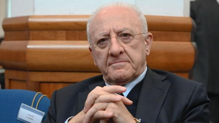 De Luca esalta Todde, ma scaccia l’intesa Pd-5 stelle