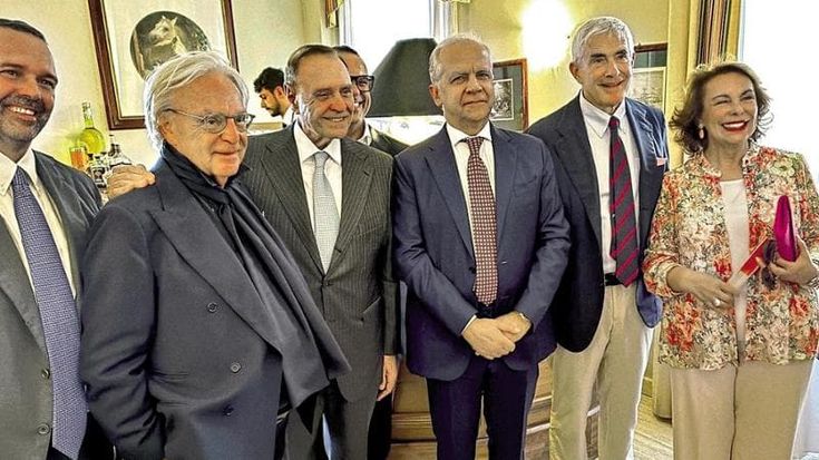 Da Casini a Sal Da Vinci, al giubileo di Mastella il potere diventa show