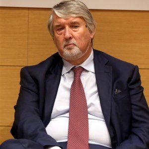 Dopo il caos di agosto il governo rinvia i dati sui nuovi contratti 