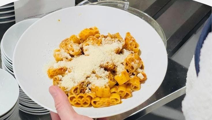 Così la pasta a forma di cinque anelli olimpici conquista gli atleti
