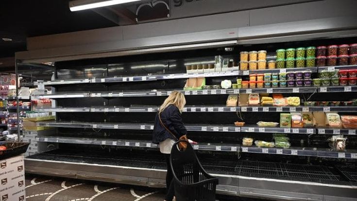 Protesta dei Tir, effetto domino: “Scaffali vuoti nei supermercati ancora per giorni”