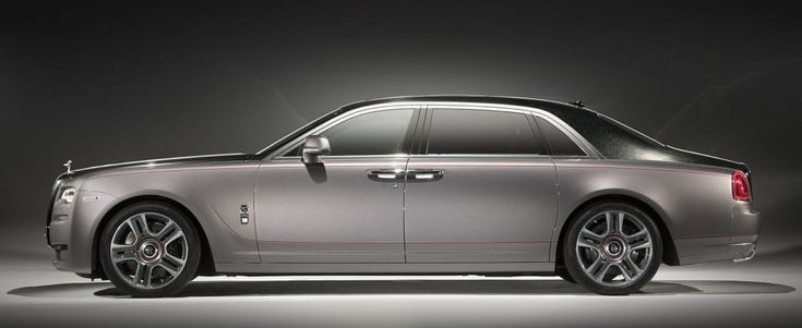 Una Rolls-Royce verniciata di diamanti per il Salone di Ginevra
