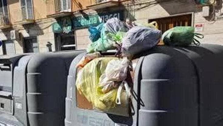 Cassonetti intelligenti, a Bari stentano a decollare mentre a Taranto li stanno smantellando