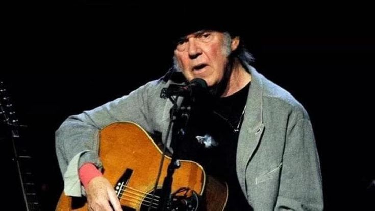 Neil Young contro Trump, le sue canzoni gratis in Groenlandia: “Godetevi la mia musica”