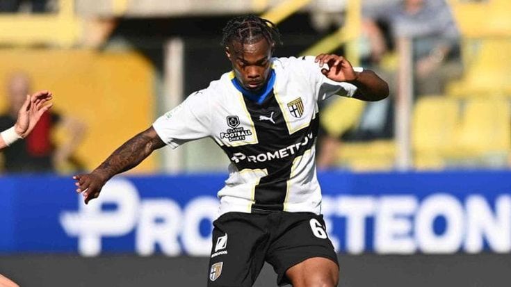 Serie B: il Parma piega lo Spezia, la A è vicina. Como sempre più secondo