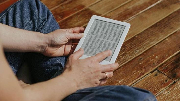 Amazon volta pagina: dal 20 maggio fine del supporto sui vecchi Kindle