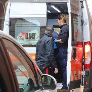 Bologna, ragazzo trovato morto in casa