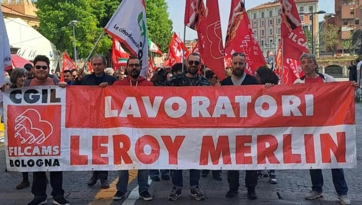 Leroy Merlin, dipendente perde tre dita. Sindacati: “Basta incidenti sul lavoro”