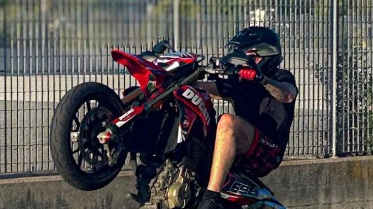 Sopravvisse all’amico nell’incidente tra moto, indagato per omicidio stradale