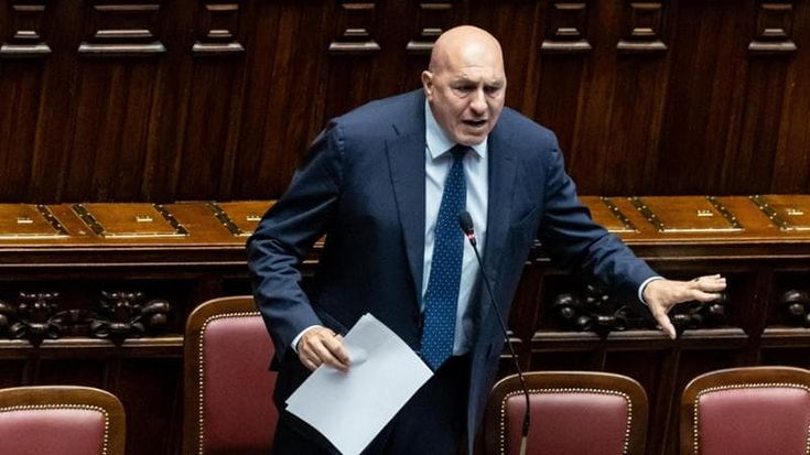 Stop di Crosetto ai nuovi tank: senza i fondi Ue saltano i piani per le brigate chieste dalla Nato