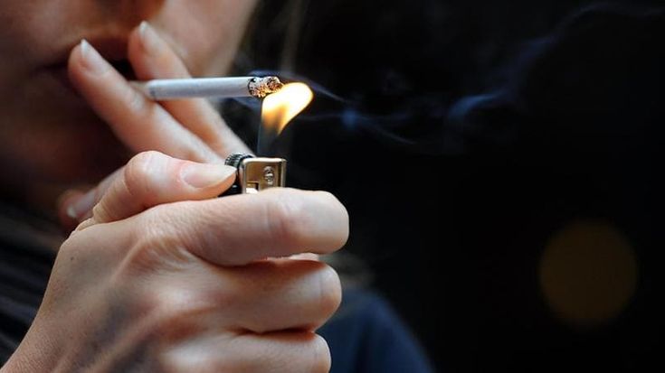 Sigarette, tutti gli aumenti in arrivo in Manovra: come cambieranno i prezzi per tradizionali, tabacco riscaldato ed e-cig