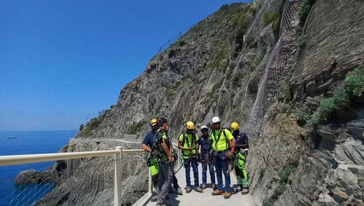 Cinque Terre, riaperto un tratto della Via dell'Amore. Era chiusa dal 2012 dopo la frana che ferì delle turiste. Sarà percorribile per tutti dal primo luglio