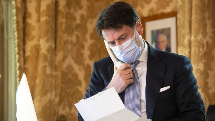 Rimpasto di governo. Conte adesso tratta. Incontro con Renzi.