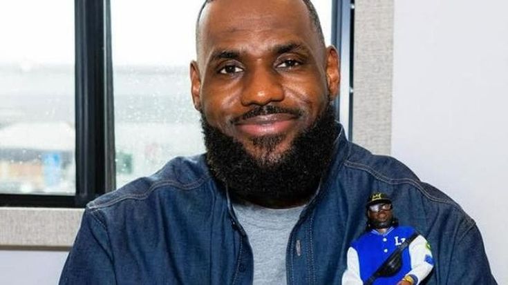 LeBron James diventa Ken di Barbie: è il primo sportivo. “Un onore ispirare le prossime generazioni”