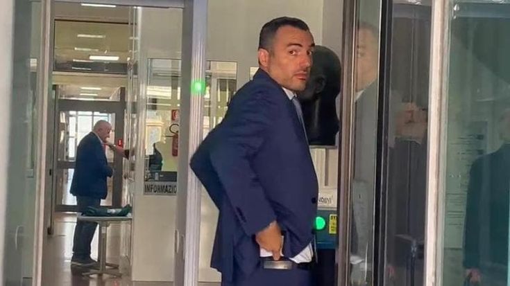 Favori in cambio di voti, l’ex assessore Delli Noci in aula: “Incontri informali ma senza interessi”