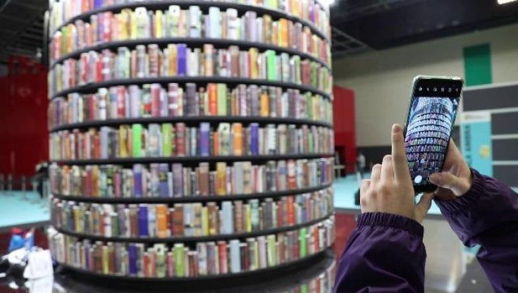 Salone del libro, record di libri venduti e  lunghe code anche oggi: "Questa edizione è un successo"