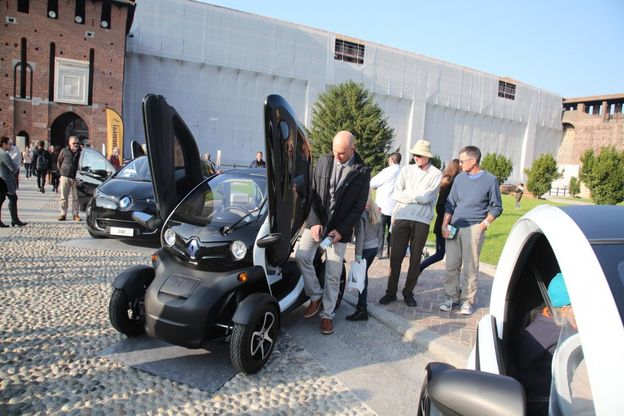 Citytech, auto e scooter ecologici sfilano al Castello