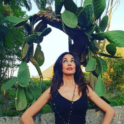 Maria Grazia Cucinotta fa 50 anni: festa alla siciliana fra cannoli e limoni
