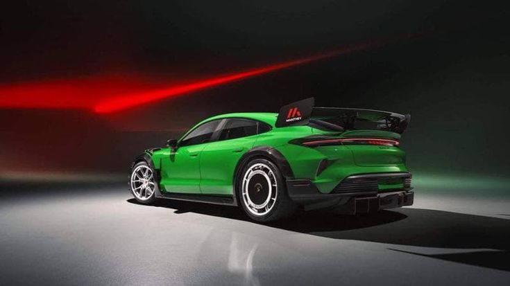 Ancora record per il Pirelli P Zero Trofeo RS: al Nürburgring sotto i 7 minuti in elettrico