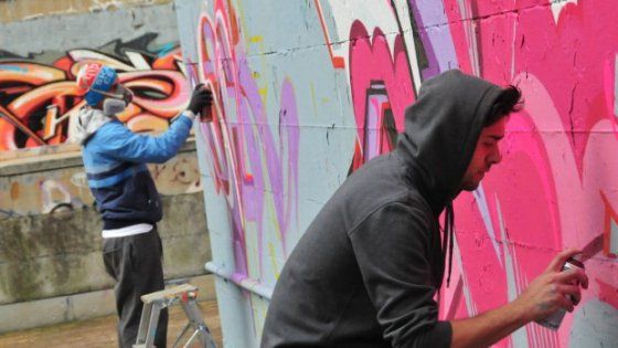 "Figli di separati e stranieri", l'identikit dei writer per le scuole fa infuriare i ragazzi di Milano: "Solo pregiudizi"