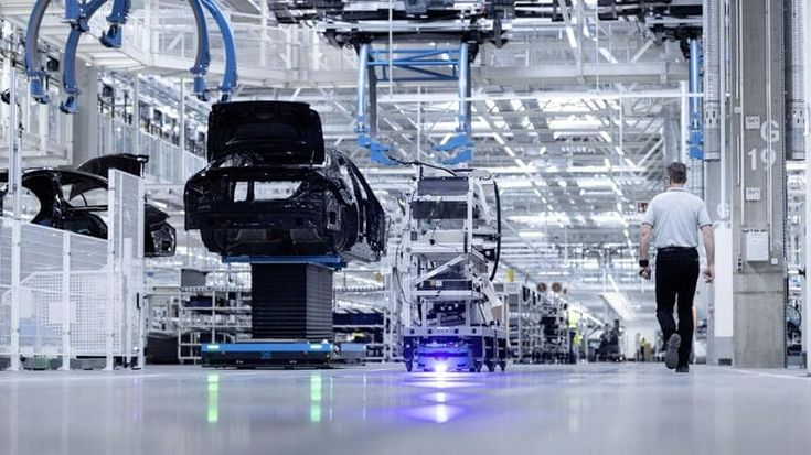 Factory 56, viaggio nella fabbrica “green” delle ammiraglie Mercedes