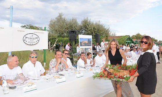 A Forte dei Marmi c'è "A tavola sulla spiaggia"