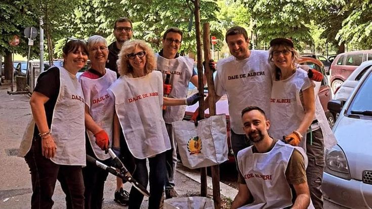 Roma adotta i suoi alberi: oltre 12mila targhe tra nascite, ricordi e dediche d’amore