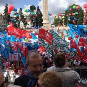 Pensioni, i sindacati in piazza: "Anche a noi gli 80 euro"