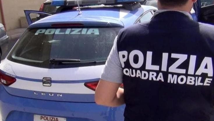 Lite per il flirt con una ragazzina, diciassettenne ferito con un colpo di fucile