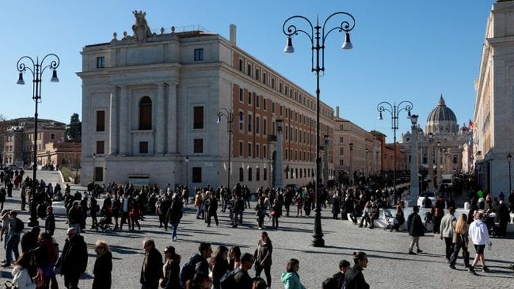 È tempo di furbizia artificiale. Il sindaco e la Roma operosa