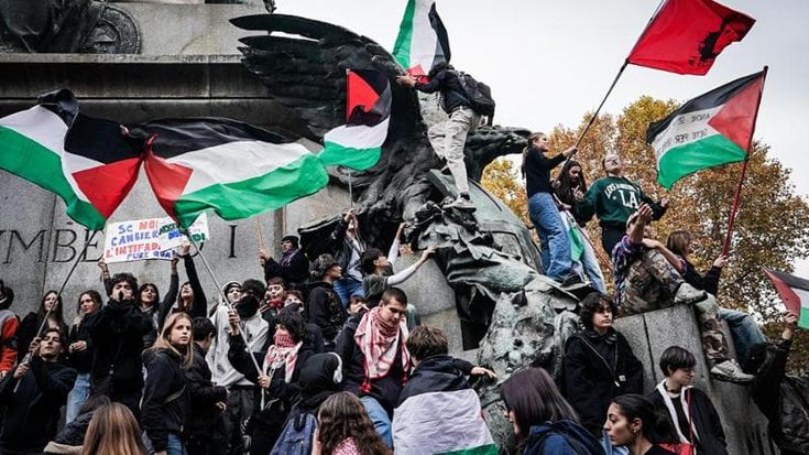 Ultrasinistra e mondo al contrario. Tutti abusivi, nessuno è abusivo