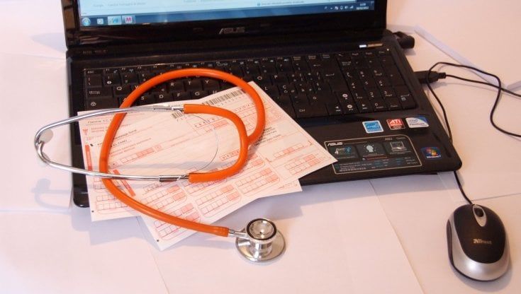 Mancano 500 medici di base in regione, Bonaccini: "Carenza di personale può diventare un dramma"