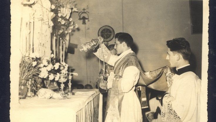Don Tonino Bello, quel seme di luce nel bambino  che si fece servo dei più poveri