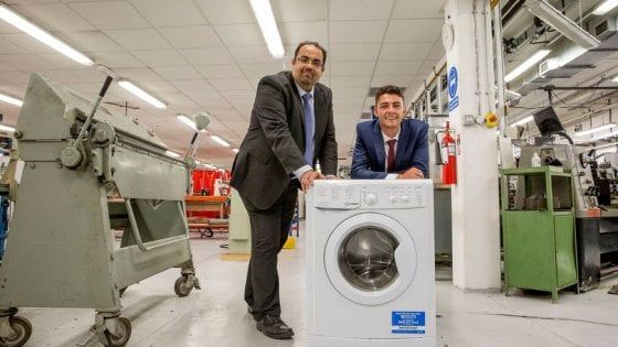 Una lavatrice salverà il Pianeta: l'eco-invenzione di uno studente 22enne