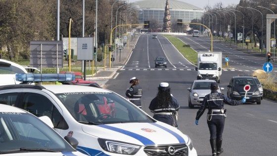 Coronavirus, ottanta denunciati dai vigili. Di Maggio: “La stretta funziona” 